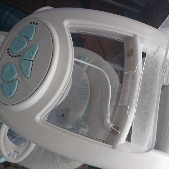 Baby Swing - Picture 2 of 4